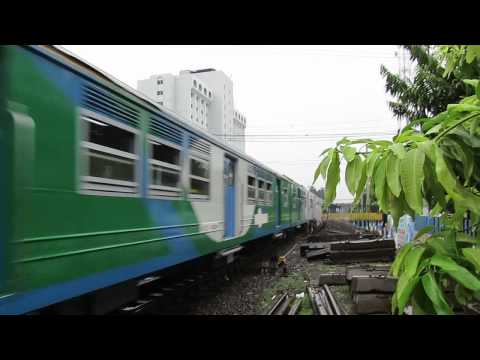 Kereta Api Komuter rangkaian Arek Surokerto (111214)