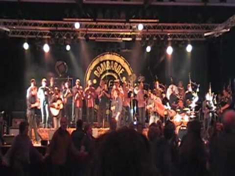 Le bagad de la Kerlenn Pondi & Ampouailh - Loudéac