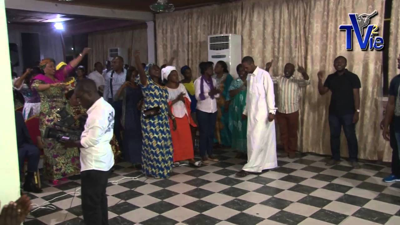 Thumbnail of video: Paralysé depuis un mois, JÉSUS le délivre - Brazzaville / Congo (18/02/16) 