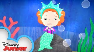 Parade | Nina Needs to Go! | Disney Junior