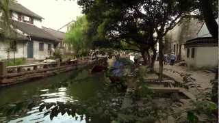 preview picture of video 'The old town of canals of Zhou Zhuang, China'