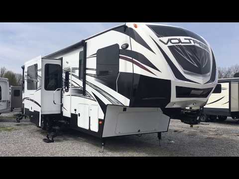 2015 3895 Voltage Epic TH 5th by Dutchmen