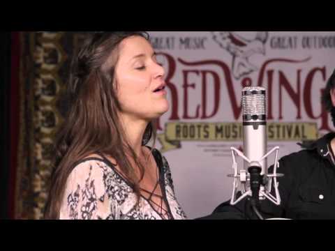 HOT CAN SESSION: I Draw Slow - "Carolina" // The Bluegrass Situation