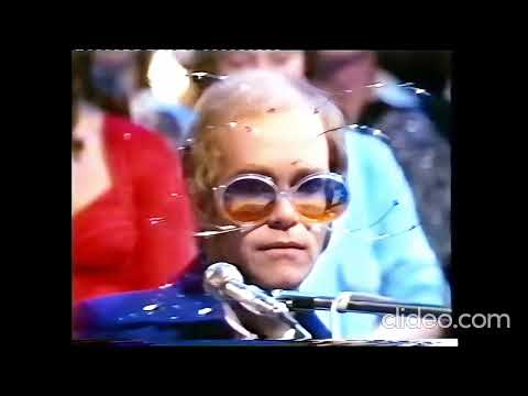 SPEZIALE HD transfer of lost TOTP ELTON JOHN lucy in the sky 1974