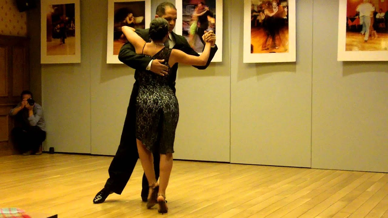 Tango optreden Frank Obregón en Jenny Gil bij tango Mooovs Den Haag 3-3