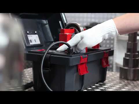 Great for work on location: installation with a portable bearing heater BETEX 22 ELD / BLF 200