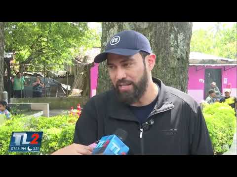 Alcalde Mario Durán supervisa plan de bacheo en Ayutuxtepeque. TL2