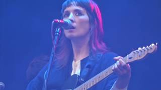 "I'm A Dirty Attic", Cate Le Bon - Halfway Festival, Juin 2017