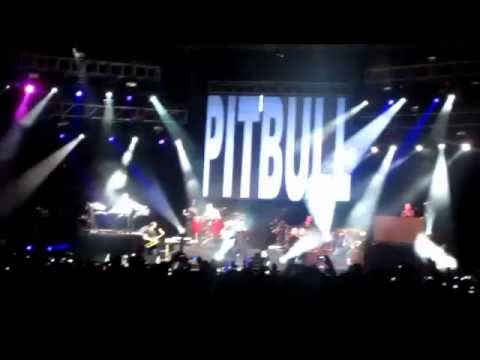 Pitbull & Mizz Nina Concert in KL 2011