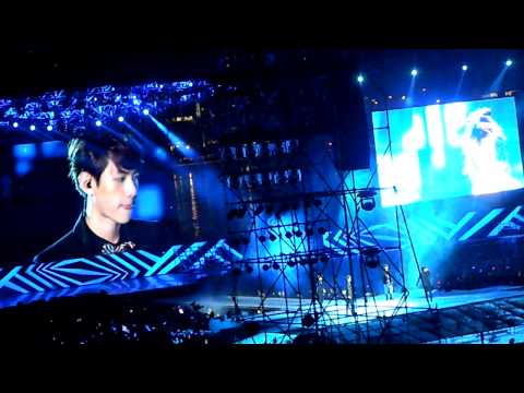 [FANCAM] 121123 SMTOWN SG - Open Arms