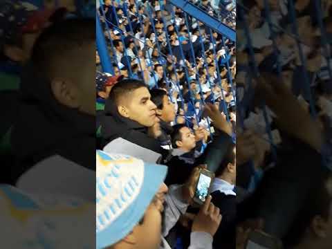 "Atlético Tucumán vs El Nacional de Colombia. Recibimiento Decano" Barra: La Inimitable &bull; Club: Atlético Tucumán
