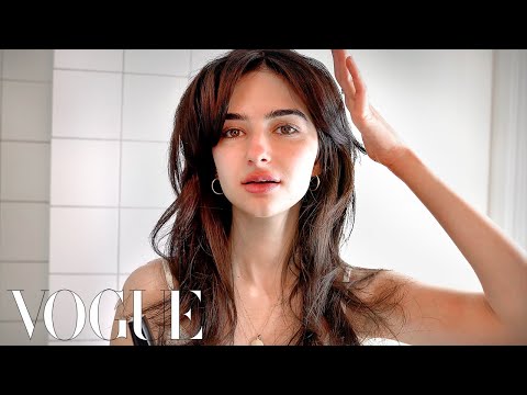 Lana Blakely's Secrets to Simple Skin Care and Effortless Makeup