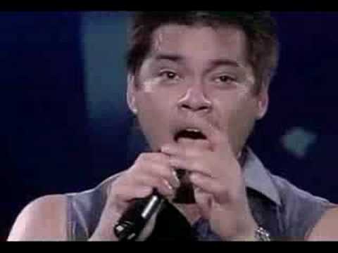 Kahit Isang Saglit - MARTIN NIEVERA (Live Concert)