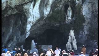 preview picture of video 'rosary from Lourdes 08th April 2015'