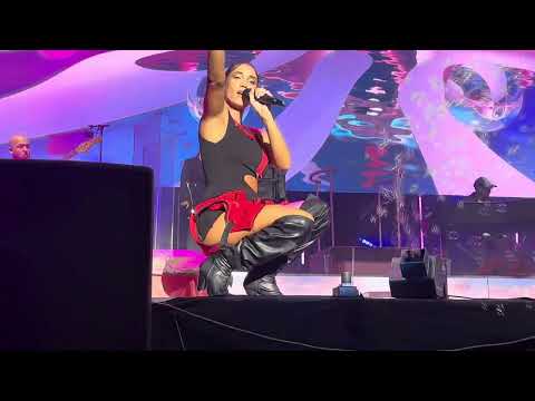 India Martínez las burbujas del jacuzzi Hellin