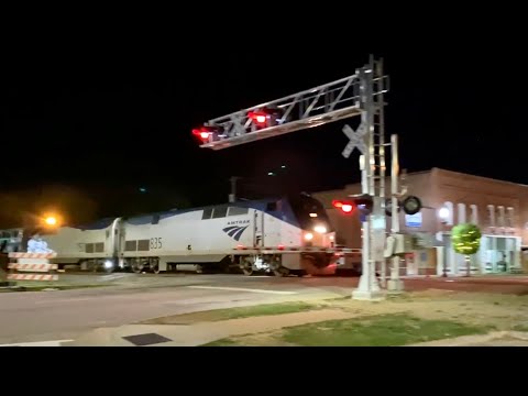 Classic K5LA on P40DC 835 Leads Amtrak Auto Train 53 through Benson