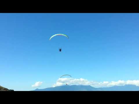 voo paramotor piloto charles e motocafly em caraguatatuba