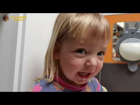 Zobki- Otroška pesmica - Pod čarobnim dežnikom