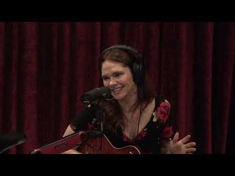 Joe Rogan Experience #1754 - Suzanne Santo