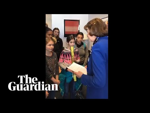 Dianne Feinstein rebuffs young climate activists' calls for Green New Deal