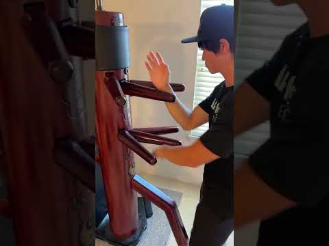Wing Chun Double Gong Sao, Kwan Sao & Huen Sao on Wooden Dummy