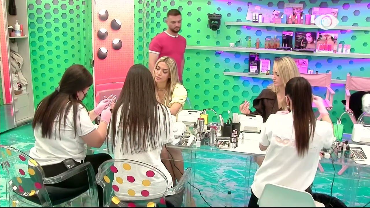 Banorët vijojnë sfidën e buxhetit nga Jet Bank