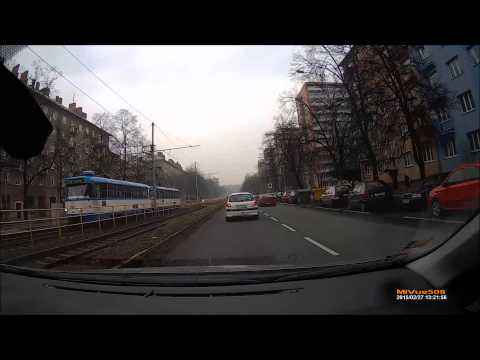 Jaro dělá pokusy, vylézají kaktusy