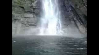 preview picture of video 'Cachoeira Casca D'anta - Serra da Canastra'