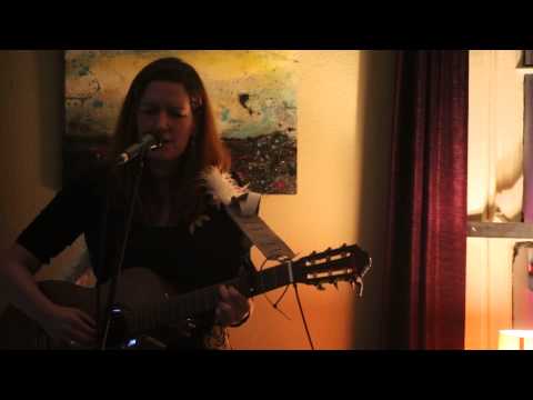 Lynda Cullen- Smoke Without A Fire (Live at L'Atitude Folk)