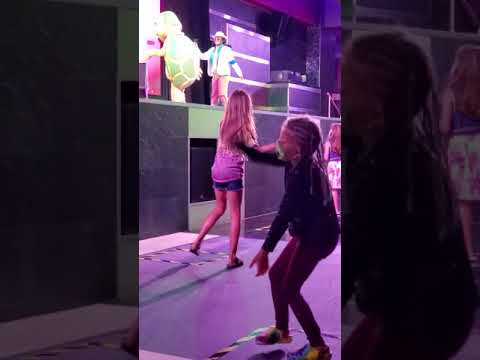 Last night at RIU dancing with Calu.