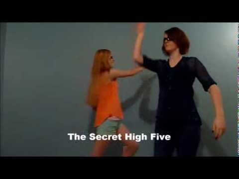 download lagu mp3 mp4 Different Types Of High Fives, download lagu Different Types Of High Fives gratis, unduh video klip Different Types Of High Fives