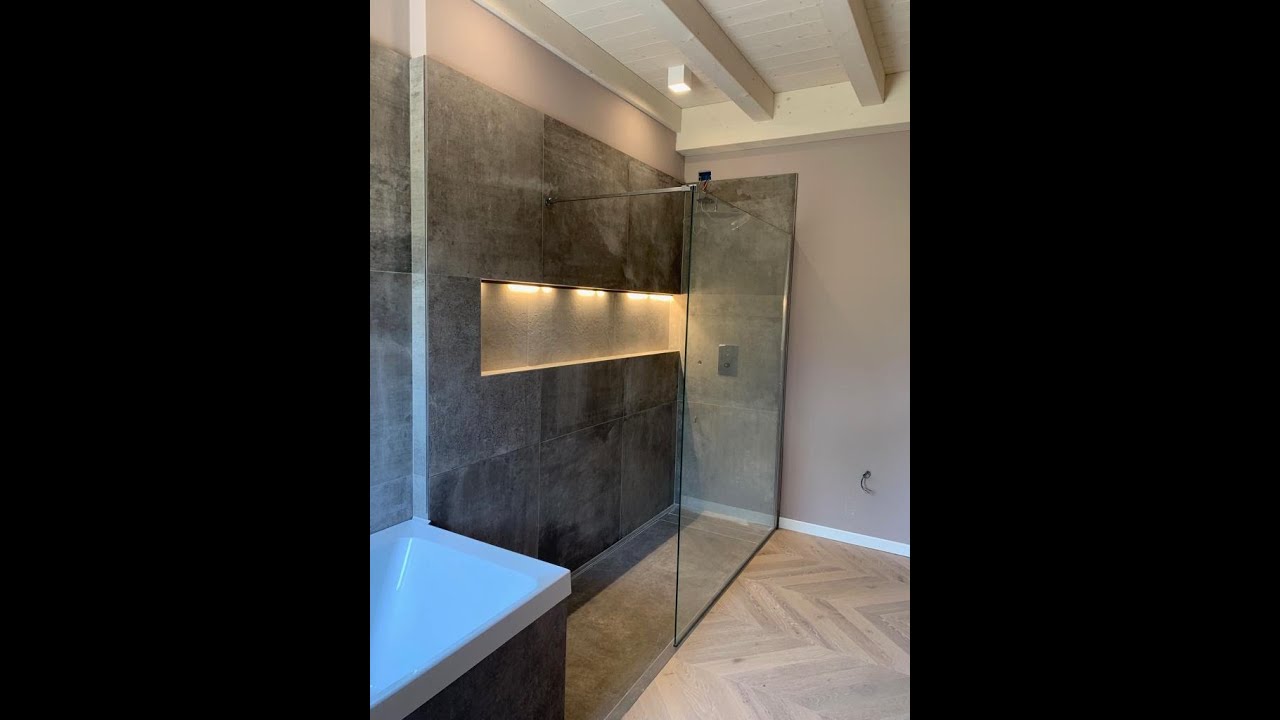 Bagno con doccia walk in: realizzazione