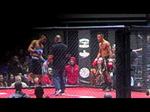 Martin Day vs. Mike Uemoto