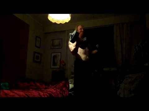 Bicep strength training part 5: 2x32,5kg dumbbell curl (trying strict form)