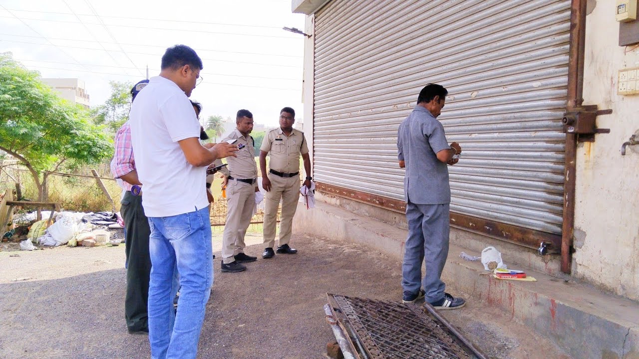 शासकीय भूमि पर अतिक्रमण, राजस्व विभाग दुर्ग ने की कार्रवाई, दुकान को किया सील