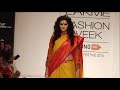 Tapsee Pannu Showing Sexy Navel In Saree At LFW 2014 DAY
