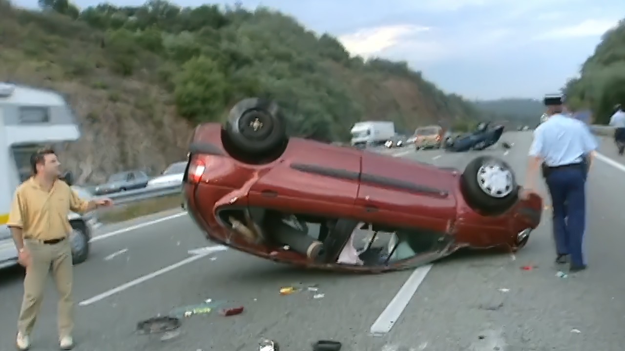 Watch video Les Français au volant : comportements tous risques Les Français au volant : comportements tous risques
