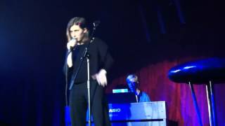 Aldous Harding - What If Birds Aren't Singing, They're Screaming @ Hoxton Square Bar & Kitchen