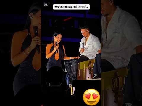 Está hermosa chica canta con romeo santos 🥰 #romeosantos