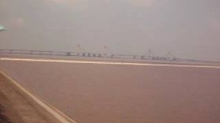 preview picture of video 'Hangzhou Qiantang Tidal Bore 2008 钱塘潮'