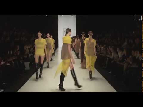 Мисс Премьер-Лига на Mercedes-Benz Fashion Week Russia