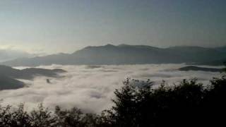 preview picture of video 'トマムの雲海の動画 Sea of cloud in motion at Tomamu 1'