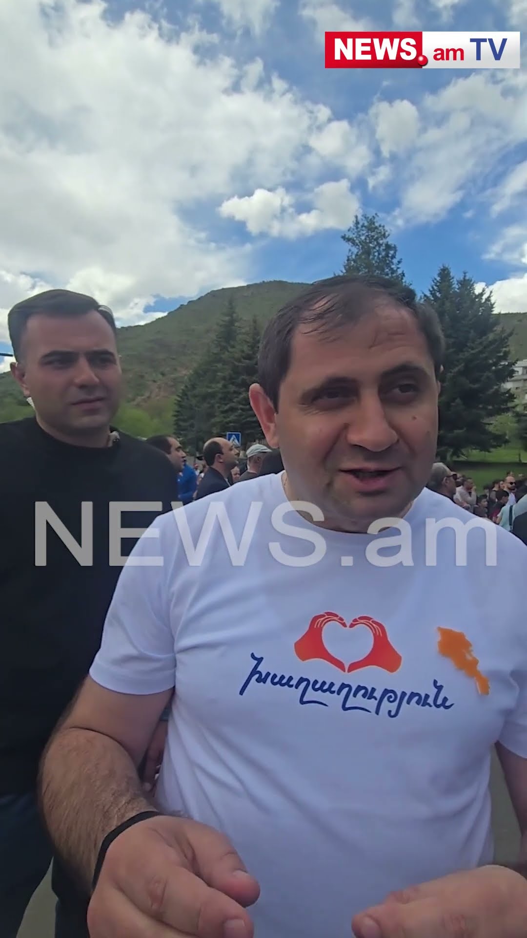 102-րդ ռազմաբազայից զինտեխնիկա՞ է ցուցադրվելու շքերթին. հարց` Պապիկյանին