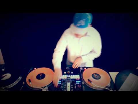 2017 DMC Online World Championship Rd 1 - DJ Simon G