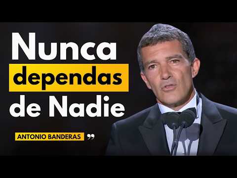 SI LA VIDA SE PONE DIFICIL, MANTEN SIEMPRE LA MIRADA FIRME HACIA ARRIBA... DISCURSO ANTONIO BANDERAS
