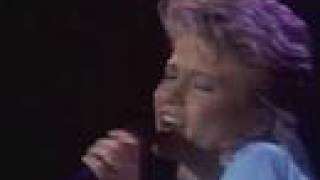 Olivia Newton-John - Heart Attack [Live 1982] [High Quality]