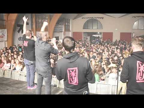 XUTIK  ( Ezpeletan :  Preso eta Iheslarien aldeko kontzertua )