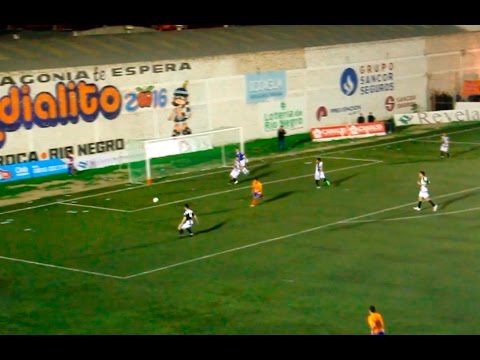 Deportivo Roca 0 - 0 Cipolletti: el travesaño salvó al albinegro