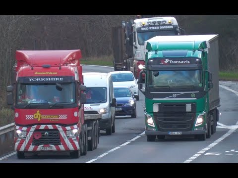 Renault vs VOLVO FH - A1(M) motorway race ;)