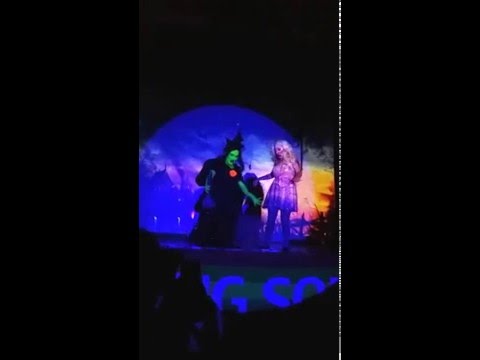 Dixie Dee Cups & Migitte Nielsen - Defying Gravity (Wicked) [3rd row recording]